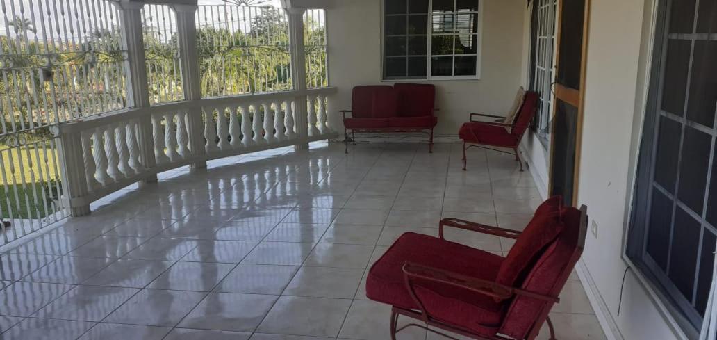 רנאוויי ביי Pearlieron Place מראה חיצוני תמונה